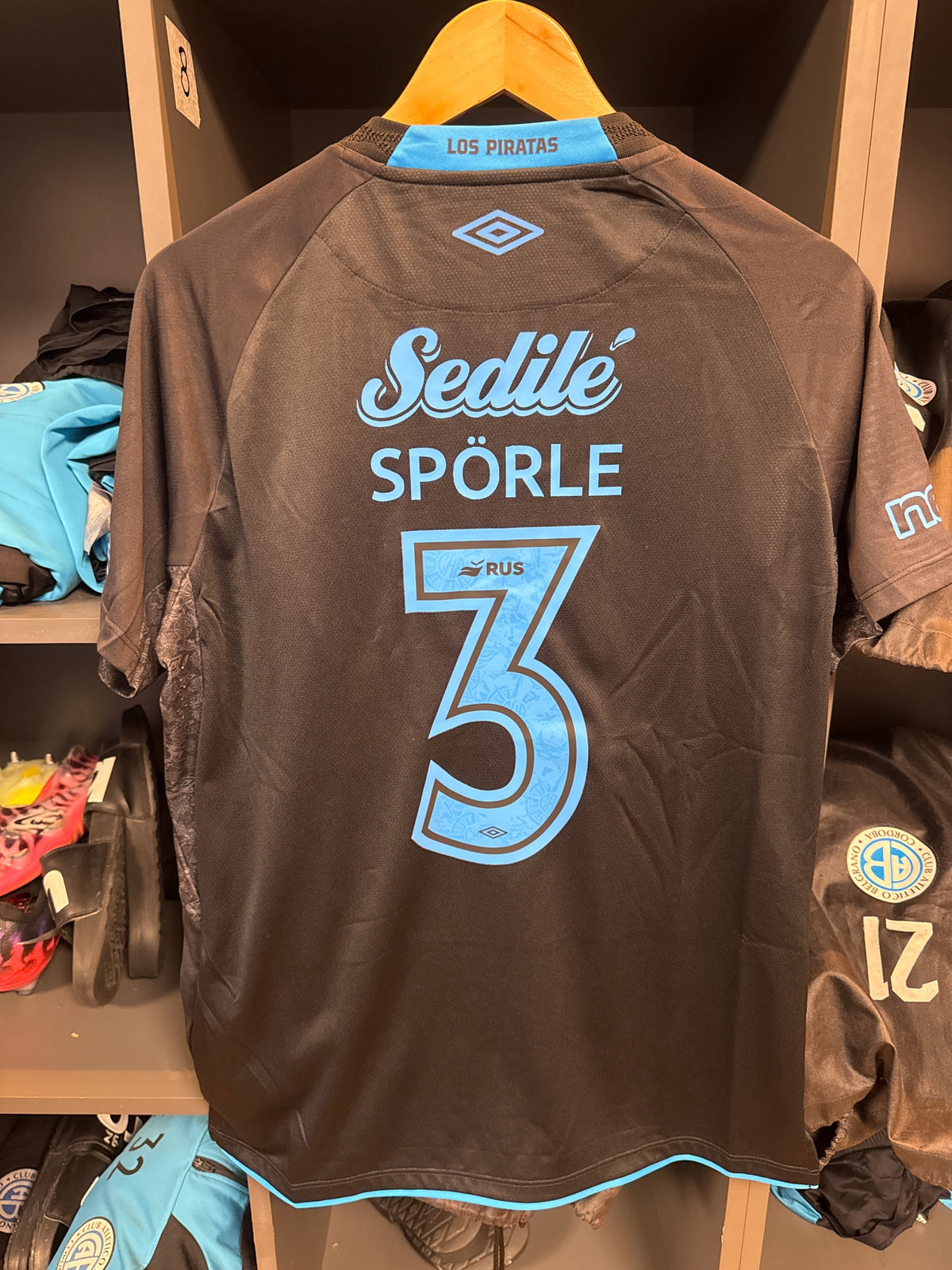 Adrián Sporle vs Racing Club